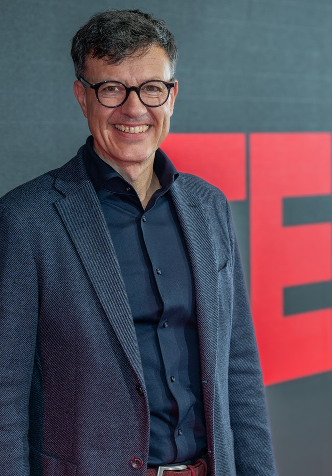 Speaker Andreas Gebhardt Portrait 2 Speaker Andreas Gebhardt Portrait 2