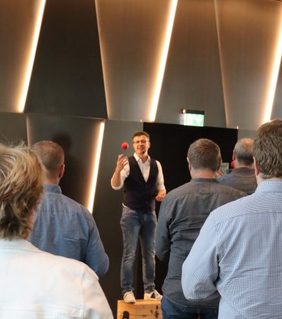 Andreas Gebhardt The Signature Keynote Experience – Interaktiver Vortrag Andreas Gebhardt The Signature Keynote Experience - Interaktiver Vortrag