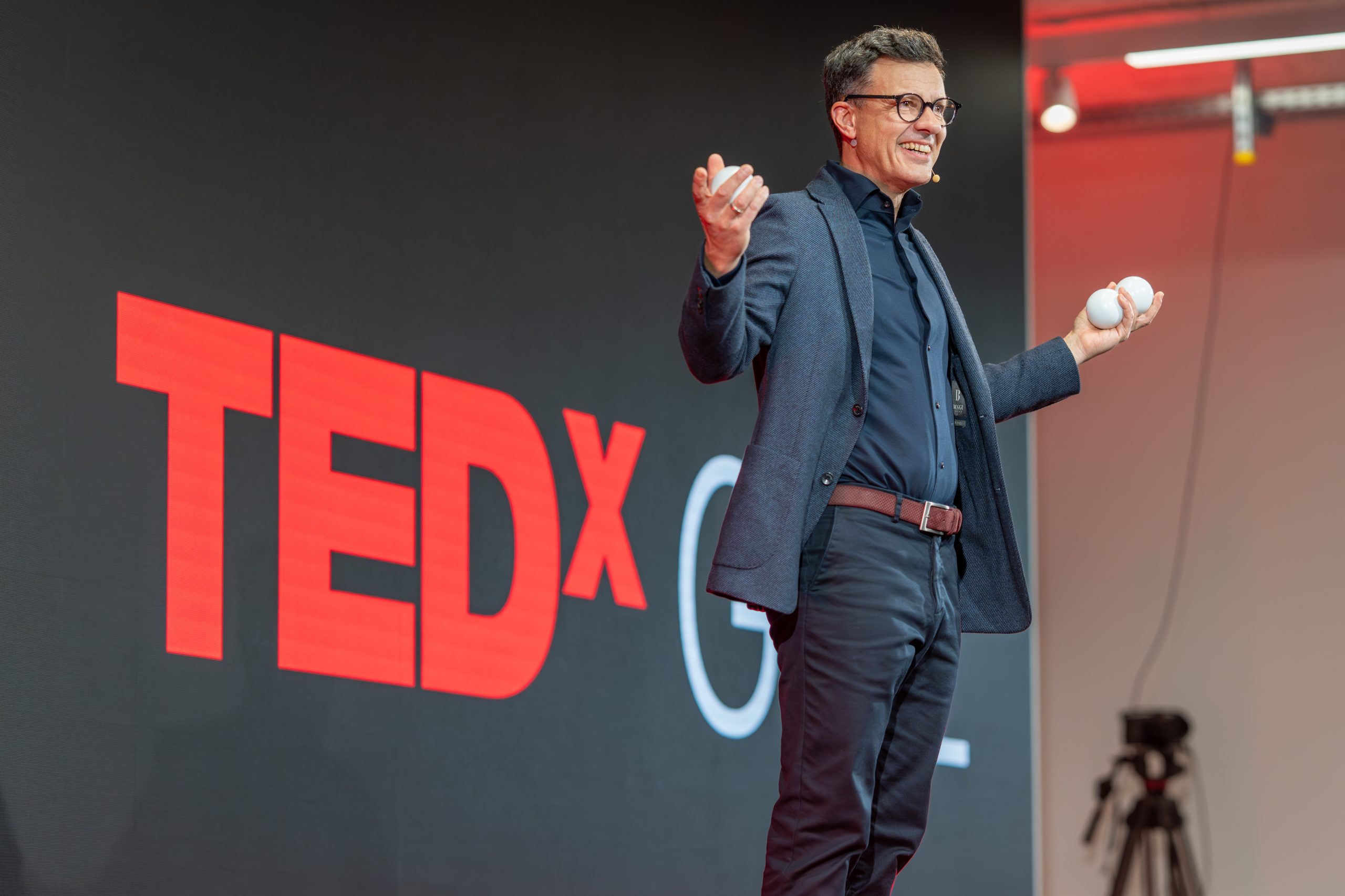 Keynote Speaker Andreas Gebhardt beim TEDx Graz — dreißig Jahre Bühnenerfahrung
